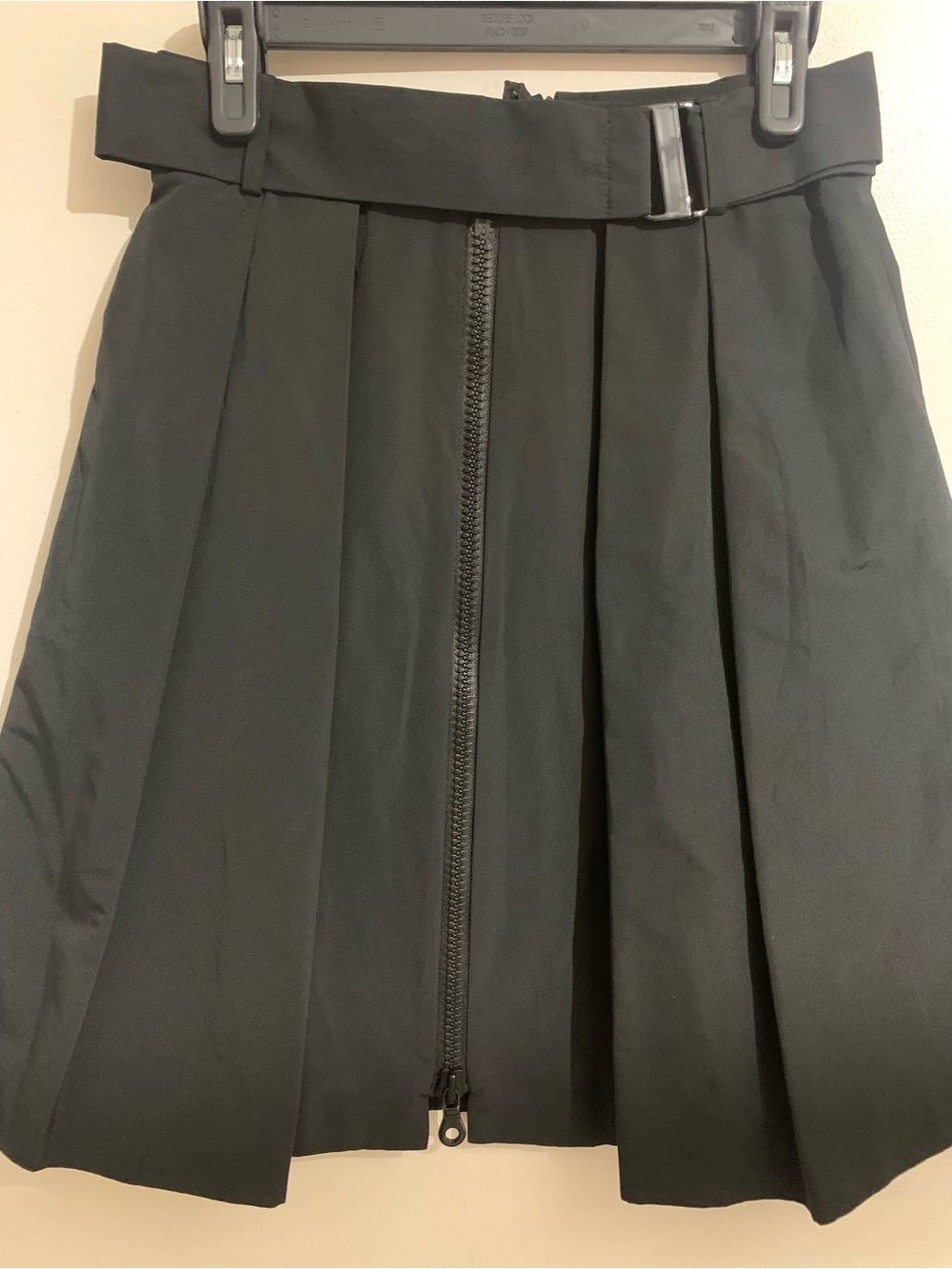Akris Punto - Black Pleated Mini Skirt with Front Zipper